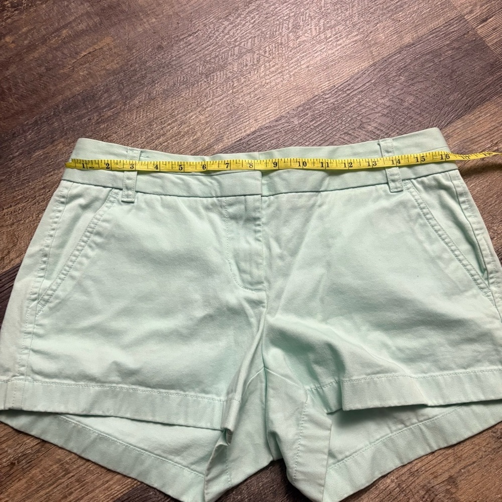 J. Crew Chino shorts light green size 6 - Picture 2 of 7